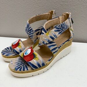 SOUL Naturalizer Goodtimes Crisscross Wedge Sandals Size 8 Tropical Blue Floral